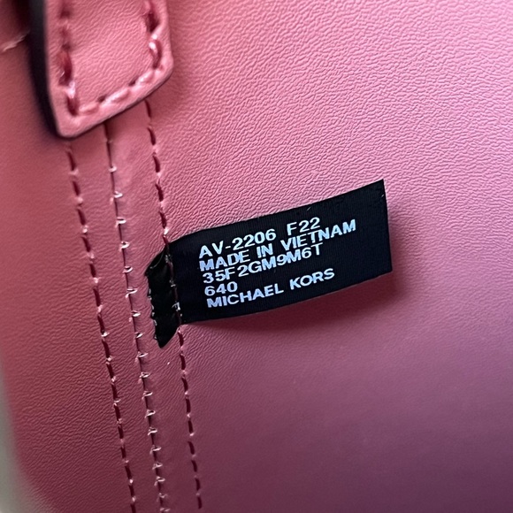 🌼Michael Kors Set - Picture 12 of 16